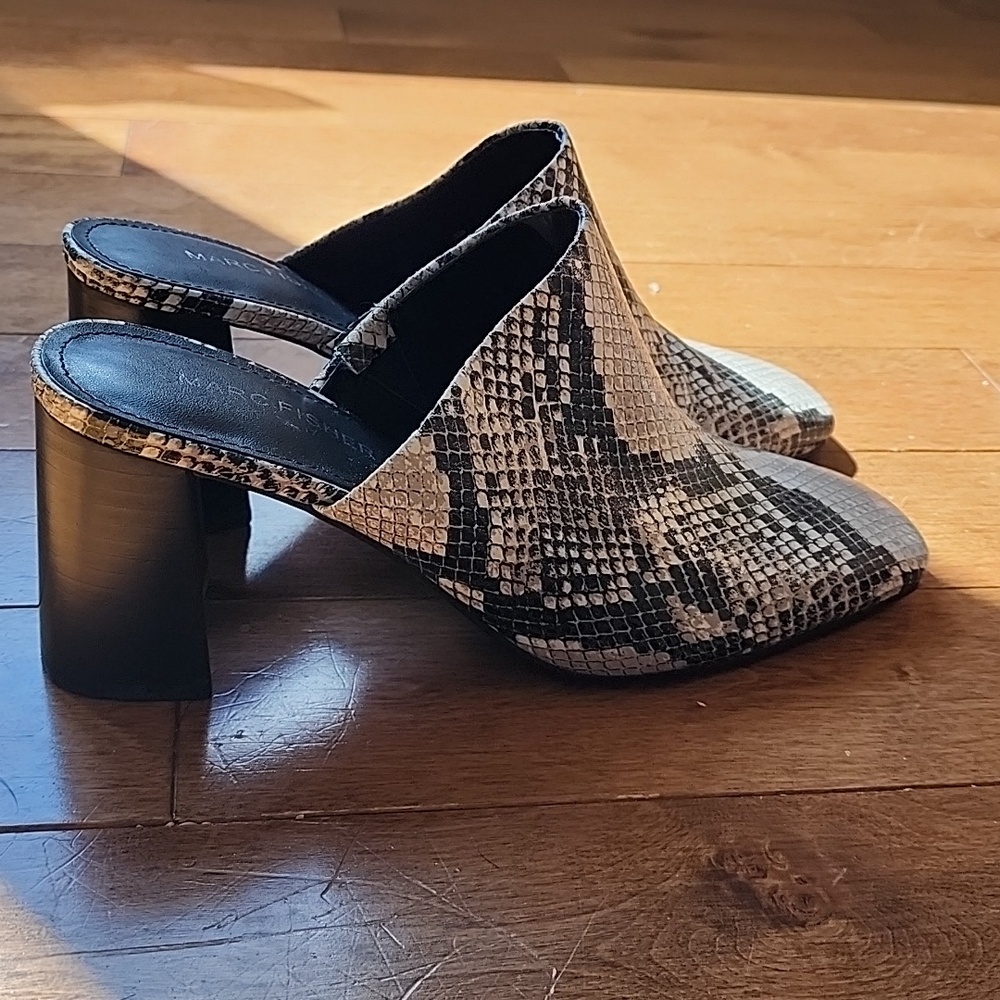 Shoes - Picture 2 of 3